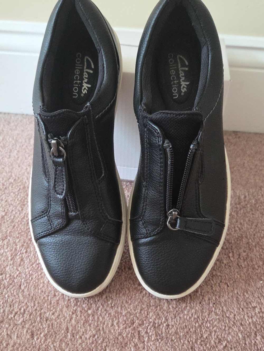 Clarks Black Leather Zip-Front Casual Sneakers
